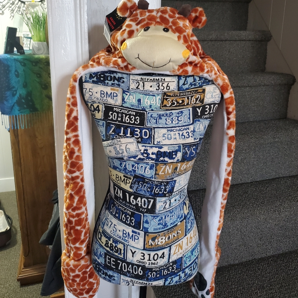 GIRAFFE 2 SIDED HAT WITH LONG SIDES THAT DOUBLE AS A SCARF AND MITTENS!